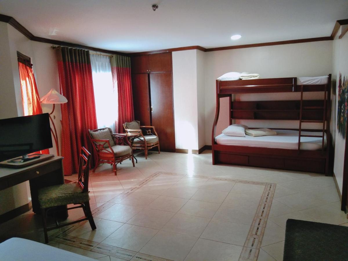 The Golden Pine Hotel Baguio City Exterior foto